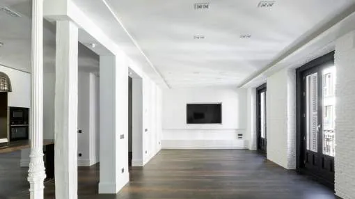 Spacious and bright apartment in the Center of Madrid Spacious and bright apartment in the Center of Madrid